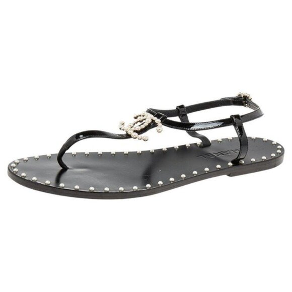 CHANEL Black Patent Leather CC Pearl Embellished Logo Flat Thong Sandals - Picture 2 of 11